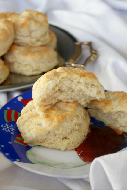CHRISTMAS BREAKFAST SERIES: DAY TWO-FLUFFY CLOUD BISCUITS. Look no further for the perfect Christmas breakfast.